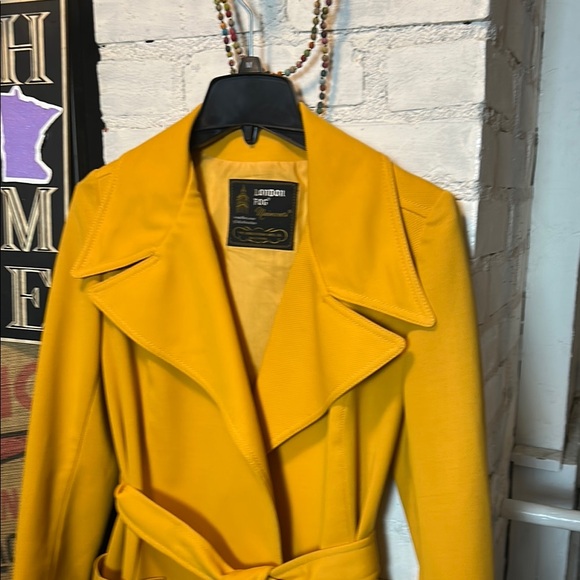March Sale: Vintage Yellow, Belted London Fog Trench in Women’s Size 10 Reg - Picture 3 of 11